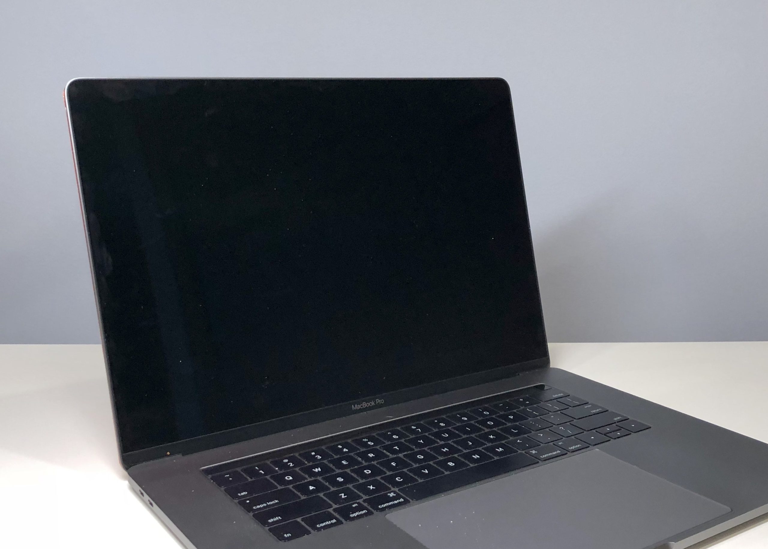 how to turn on macbook if not turning on