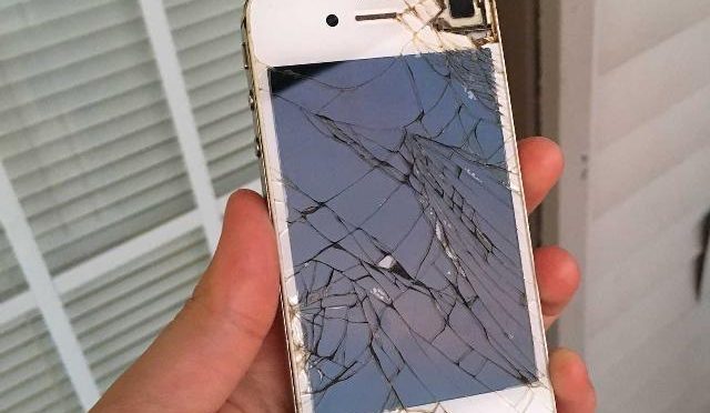 iPhone 4 and 4S Screen Repair Expert Brisbane